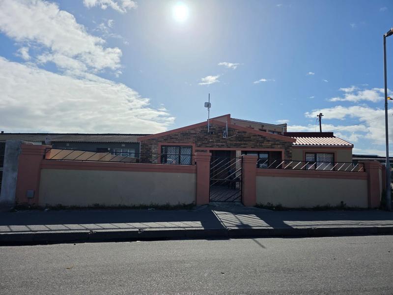 5 Bedroom Property for Sale in Langa Western Cape